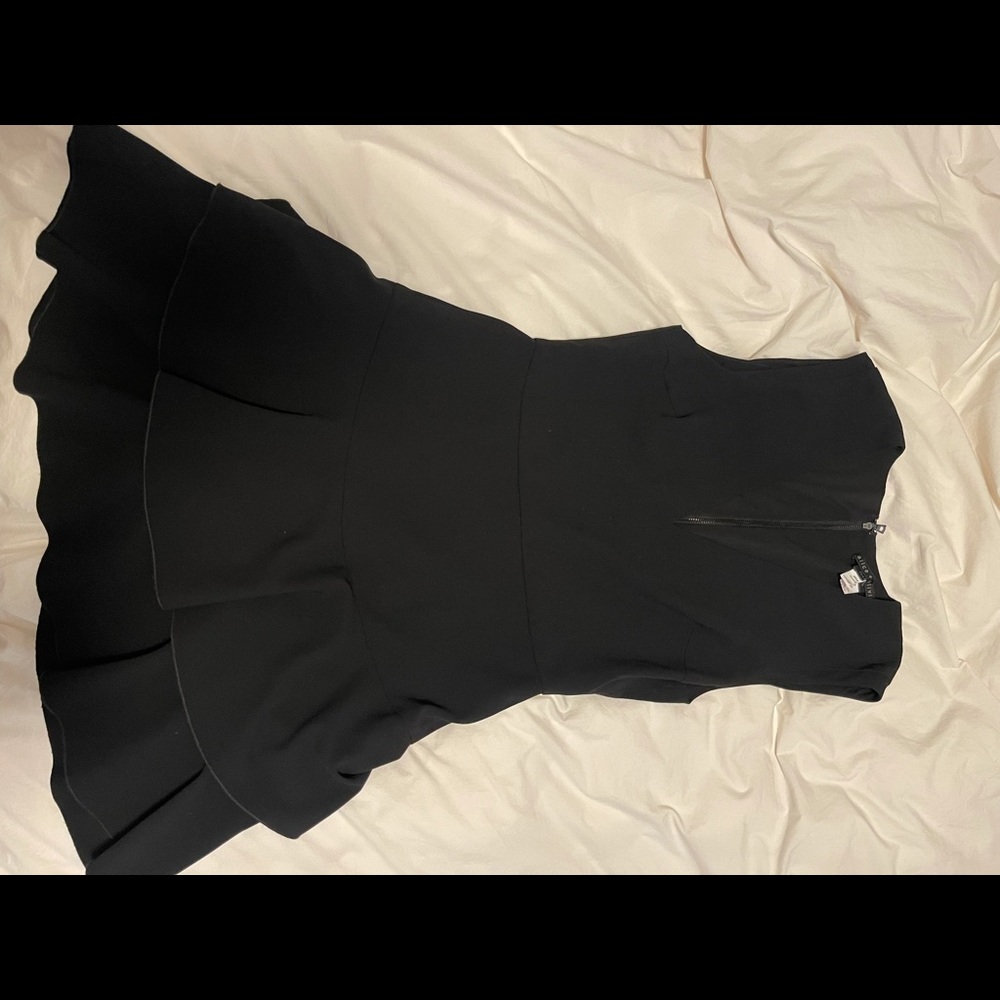 Alice and Olivia mini dress v neck NWOT